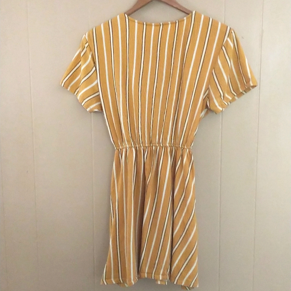 Xhilaration golden yellow faux wrap dress size M - Picture 3 of 6